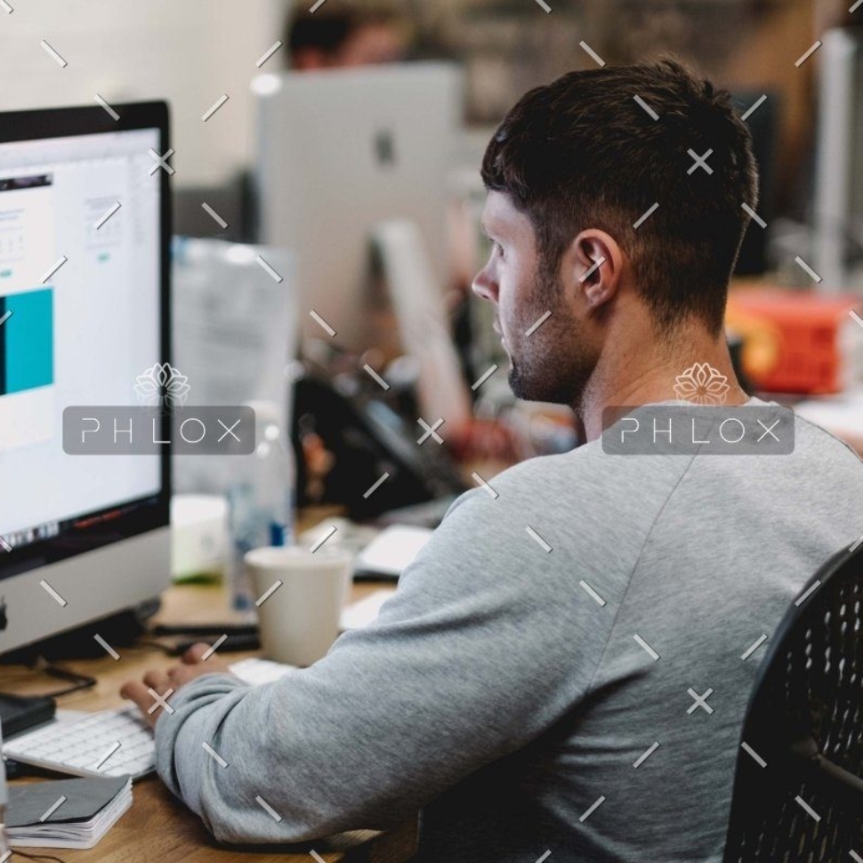 demo-attachment-970-studio-republic-644339-unsplash